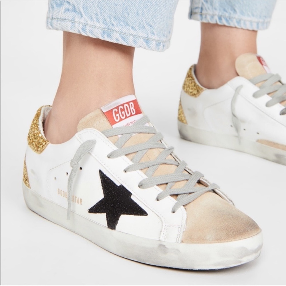 Golden Goose Superstar Sneaker in cappuccino/white leather/black star/gold